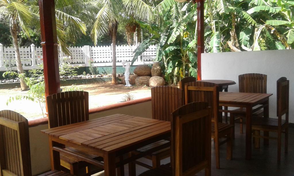 Hotel Flamingo أنرادابورام المظهر الخارجي الصورة