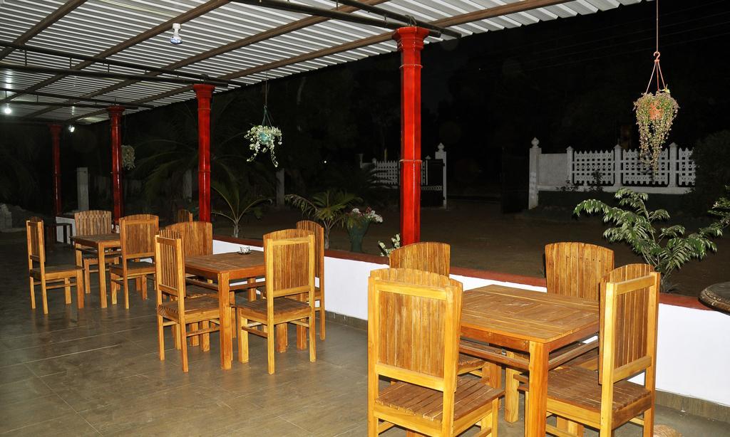 Hotel Flamingo أنرادابورام المظهر الخارجي الصورة